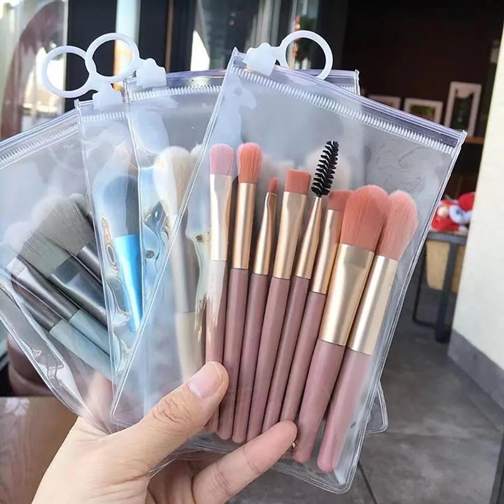 Kit w/8 Makeup Brushes with Transparent Case